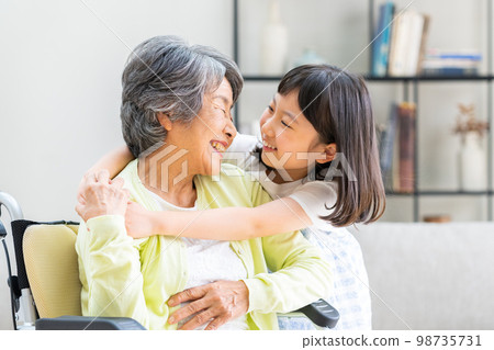 奶奶和孫女 98735731