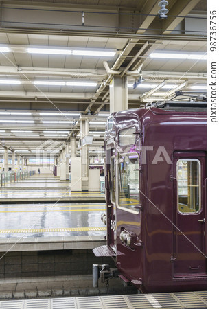 阪急電鐵大阪梅田站站台 98736756