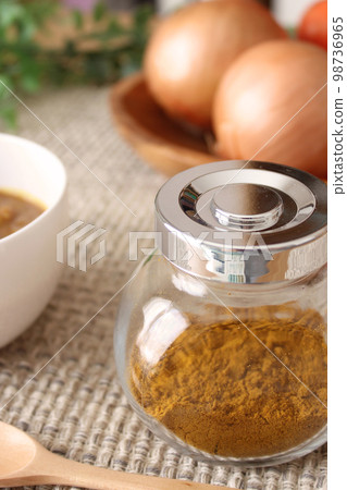 咖哩粉和咖哩 咖哩粉和咖哩 98736965