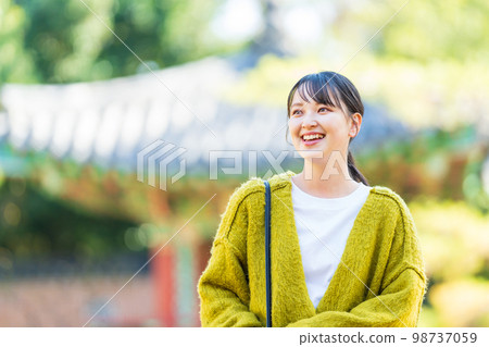 女孩的旅行旅行年輕女人 98737059
