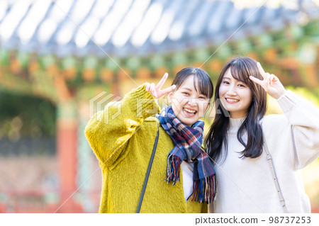 女孩的旅行旅行年輕女人 98737253