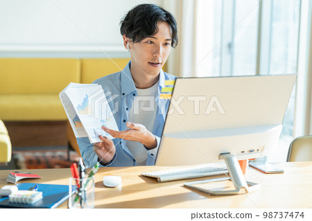 遠程工作的年輕人 98737474