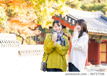 女孩的旅行旅行年輕女人 98737596