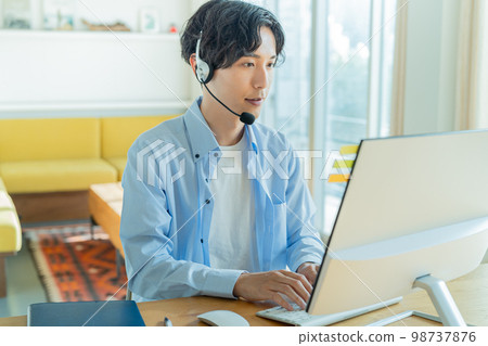遠程工作的年輕人 98737876