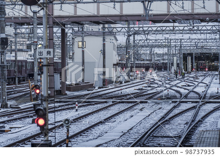 Hankyu Katsura garage in winter scenery 98737935