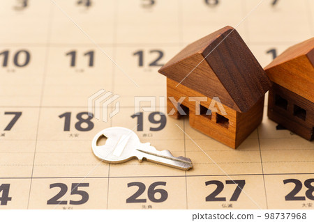 house, key and calendar 98737968