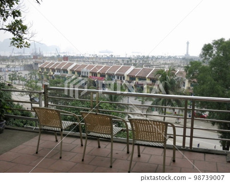 越南下龍市主題公園和椅子的景觀 98739007