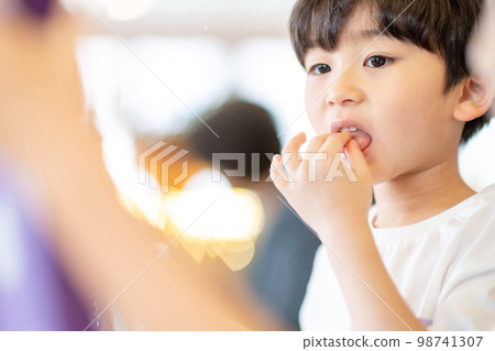 Children's health food taste expression 98741307