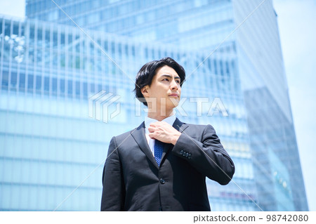 年輕的生意 年輕的生意 98742080