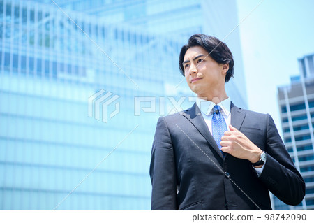 年輕的生意 98742090