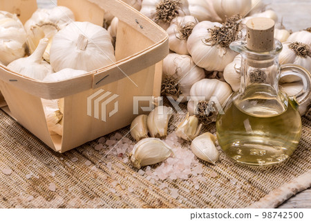 Garlic bulbs Garlic bulbs 98742500