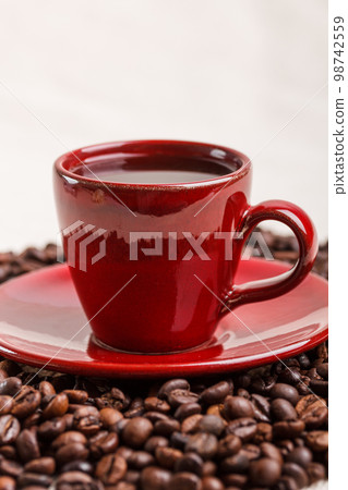Red cup of coffee 98742559