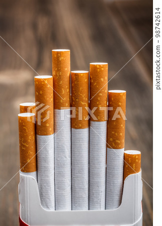 Box of cigarettes 98742614