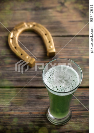 Green beer 98742651