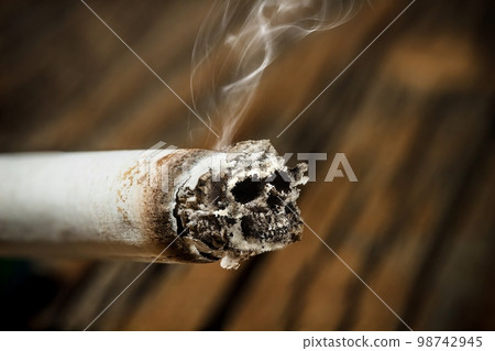 Cigarette Cigarette 98742945