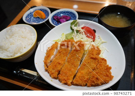 Pork cutlet set meal 98743271