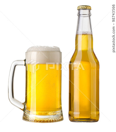 Full beer glasses and bottles Full beer glasses and bottles 98743566