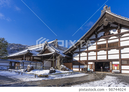 Tenryu-ji Kuri Winter Morning (Saga Tenryu-ji Temple Mannobaba-cho, Ukyo Ward, Kyoto City, Kyoto Prefecture) 98744024