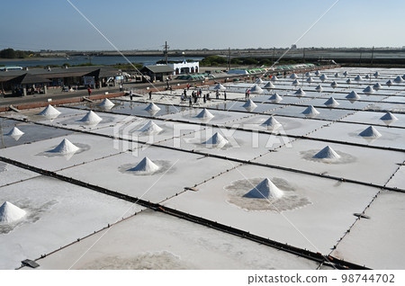 Salt farming, Tainan Beimen Jingxiaotian tiled salt field, Xi Dongba, Tainan, Jingxiaotong tiled salt field, salt field, scenic spot, Tainan scenic spot, sightseeing, traditional salt making Salt farming, Tainan Beimen Jingxiaotian tiled salt field, Xi Dongba, Tainan, Jingxiaotong tiled salt field, salt field, scenic spot, Tainan scenic spot, sightseeing, traditional salt making 98744702
