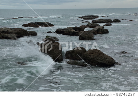 Oasama coast in winter 98745257
