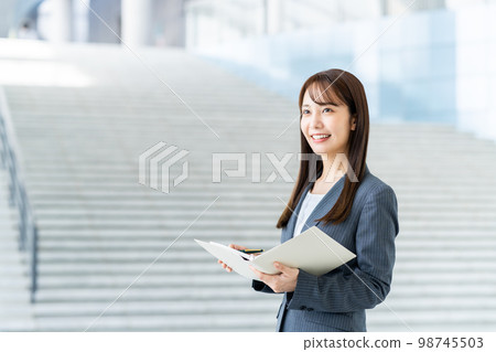 Business woman Business woman 98745503