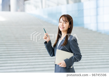 Business woman Business woman 98745506