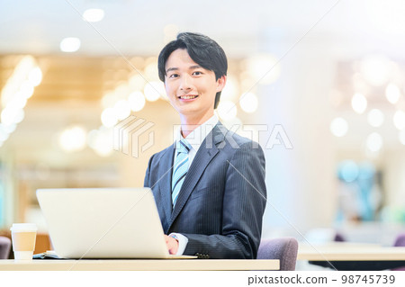 商業青年 98745739