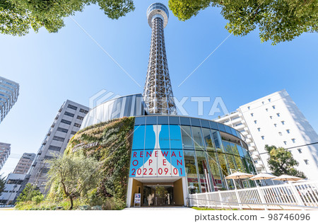 Yokohama City, Kanagawa Prefecture Yokohama Marine Tower, which reopened after renovation in September 2022 Yokohama City, Kanagawa Prefecture Yokohama Marine Tower, which reopened after renovation in September 2022 98746096