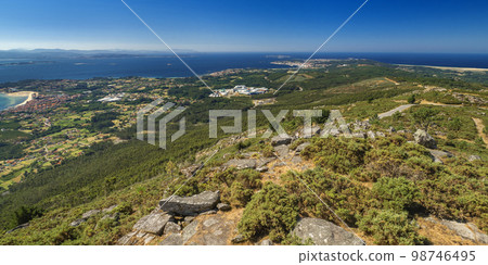 Ria de Arosa from A Curota Viewpoint, Puebla del Caraminal, Spain 98746495