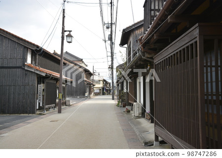 [Tottori Prefecture] Townscape of white-walled storehouses in Kurayoshi 98747286