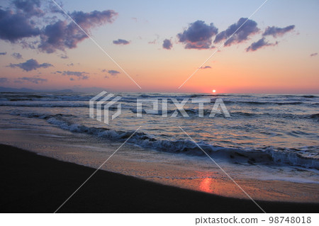 Sunshine on the beach 98748018