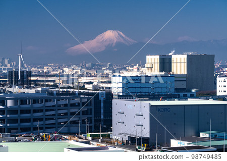 《Kanagawa Prefecture》Keihin industrial area, Kawasaki industrial area and Mt. Fuji scenery 98749485