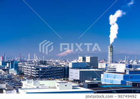 《神奈川縣》京濱工業區、川崎工業區和富士山風景 98749492