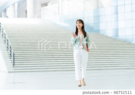 辦公室業務女人 98752511