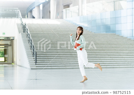 Office business woman Office business woman 98752515