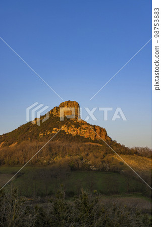 Rock of Solutre with vineyards, Burgundy, Solutre-Pouilly, France Rock of Solutre with vineyards, Burgundy, Solutre-Pouilly, France 98753883