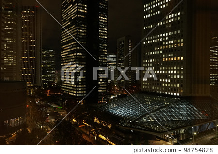japan tokyo shinjuku business district night view 98754828