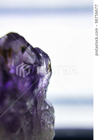 美麗的紫色紫水晶寶石 美麗的紫色紫水晶寶石 98756677