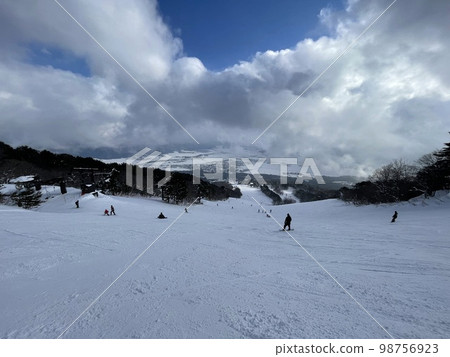 2023 年 1 月福島縣豬苗代滑雪場的景色 2023 年 1 月福島縣豬苗代滑雪場的景色 98756923