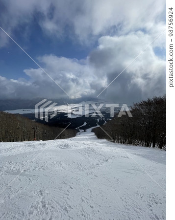 2023 年 1 月福島縣豬苗代滑雪場的景色 98756924