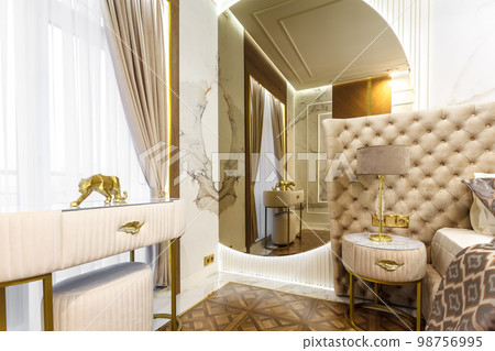 luxury hotel bedroom. Bed with carriage coupler headboard luxury hotel bedroom. Bed with carriage coupler headboard 98756995