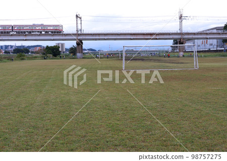 玉川兒童公園Side A足球場(河床) 玉川兒童公園Side A足球場(河床) 98757275