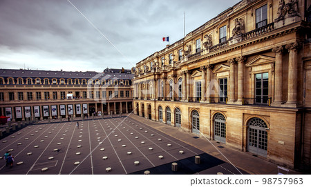 Palais Royal and Buren columns, Paris, France Palais Royal and Buren columns, Paris, France 98757963