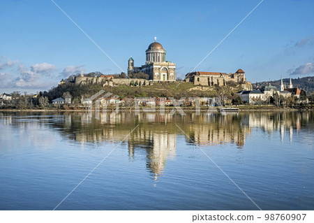 Esztergom Basilica with reflection in Danube river, Hungary Esztergom Basilica with reflection in Danube river, Hungary 98760907