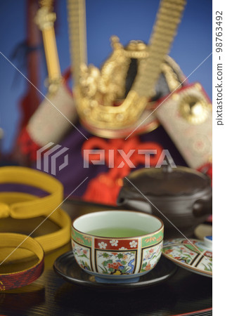 五月娃娃和綠茶 五月娃娃和綠茶 98763492