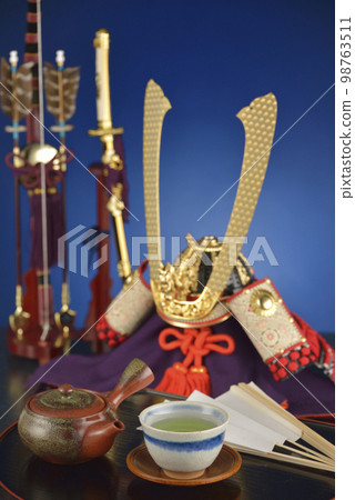 May dolls and green tea 98763511