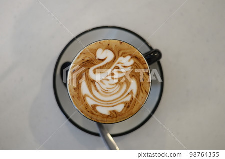 Swan latte art 98764355
