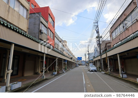 富山冰見冰見中央町購物協會 98764446
