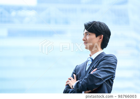 Business Young 98766003