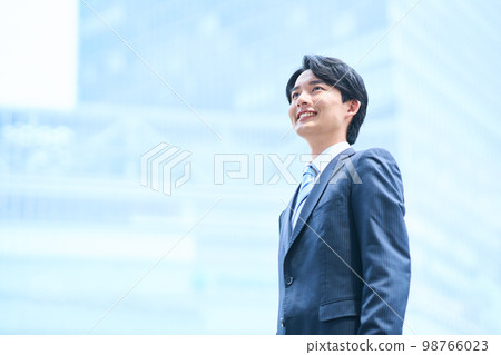 Business Young 98766023